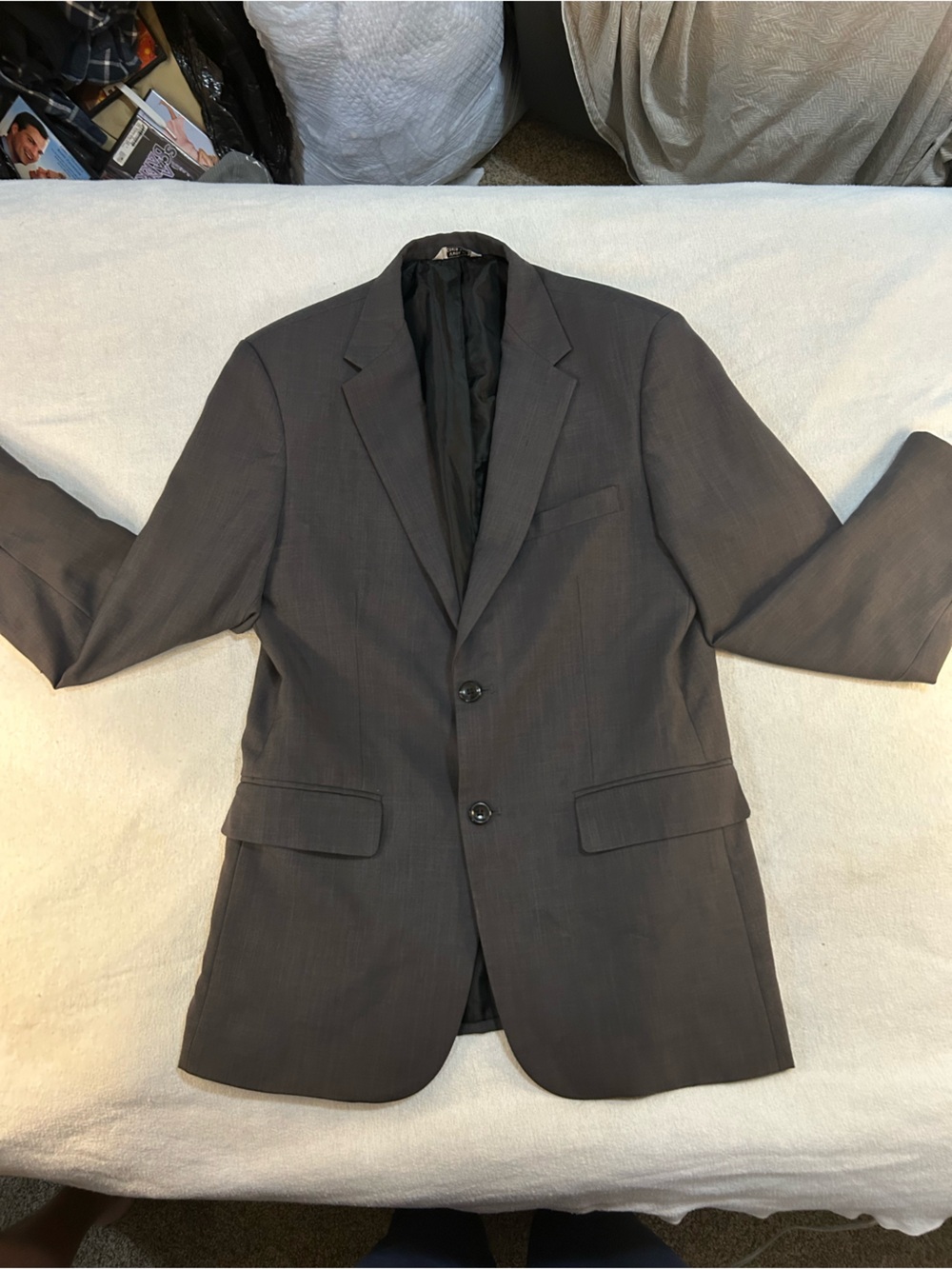Men's Dark Gray Two-Button Notch-Lapel Blazer